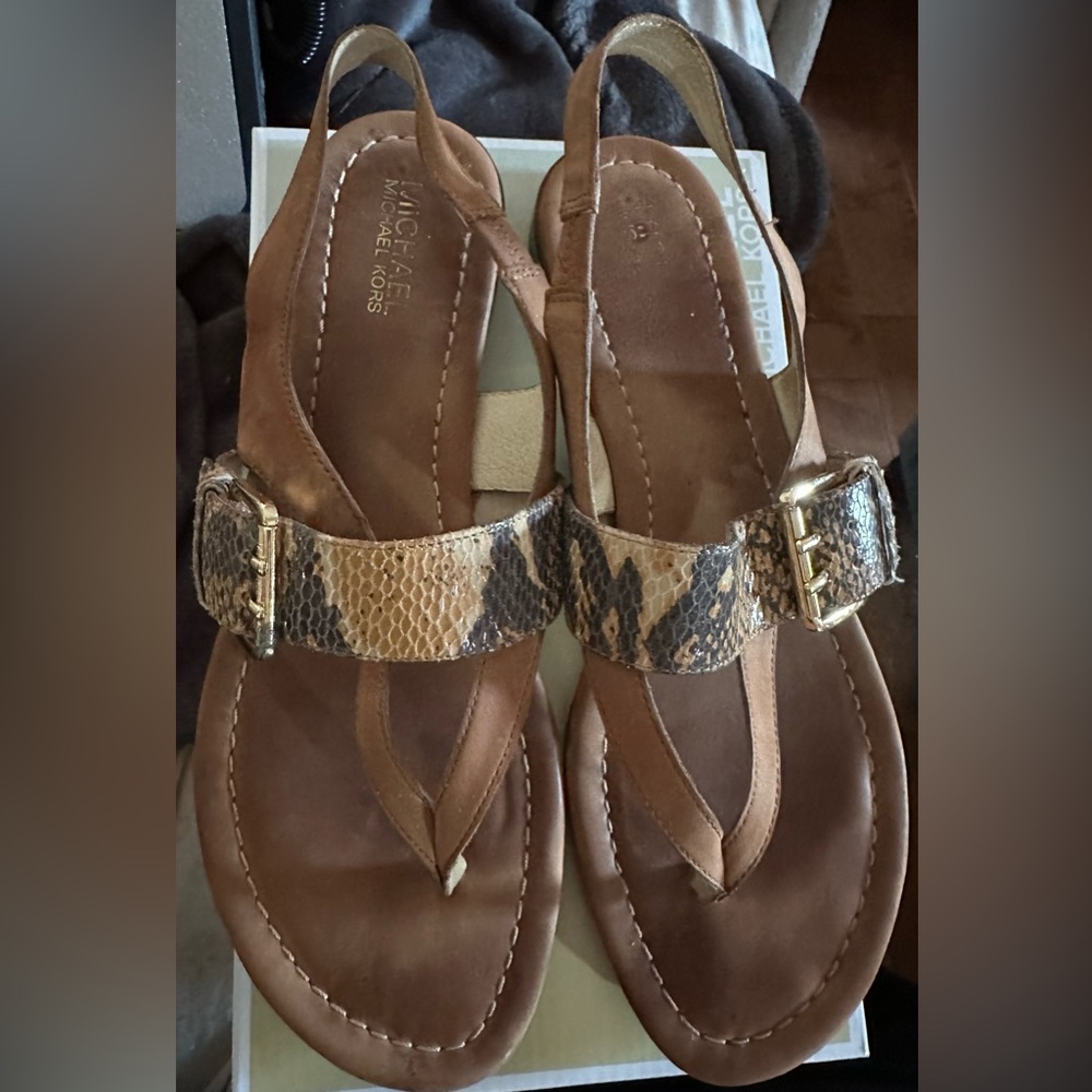 Michael Kors Faith Thong in Dark Walnut